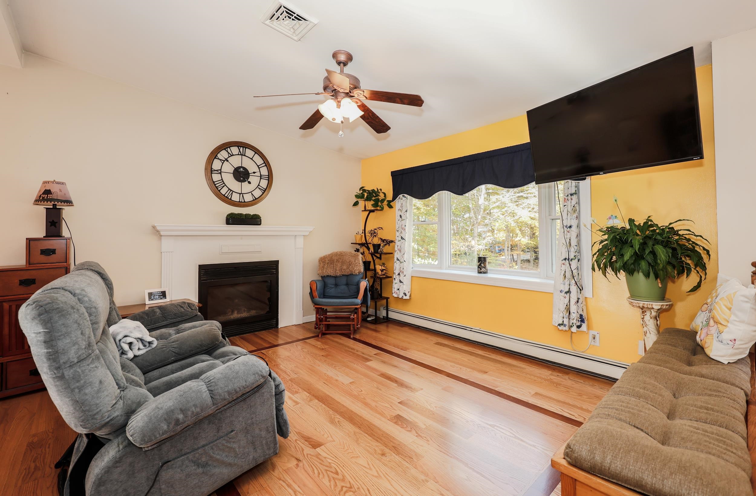 199 Raymond Road Deerfield, NH 03037 - Photo 16 of 58