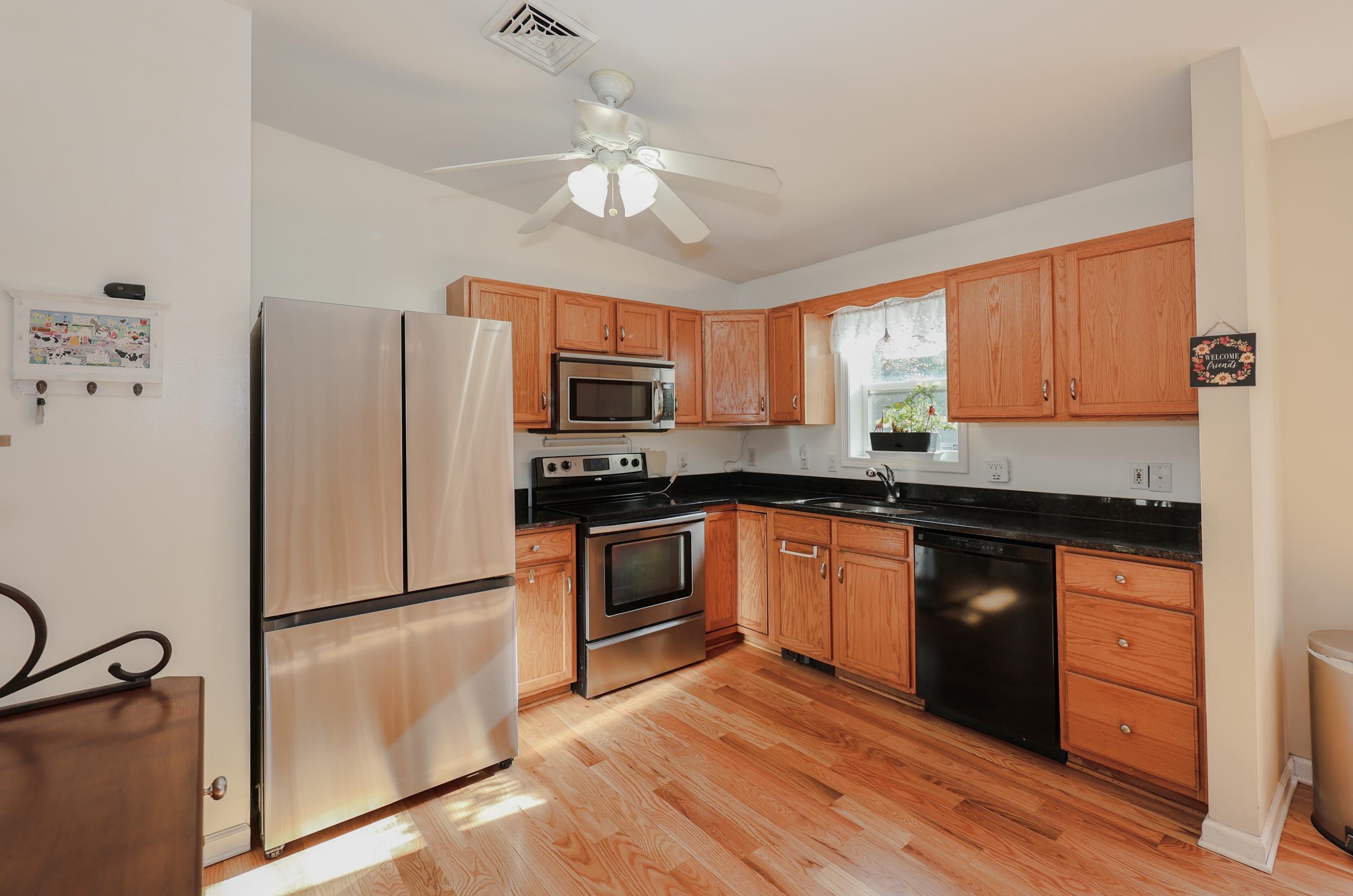 199 Raymond Road Deerfield, NH 03037 - Photo 7 of 58