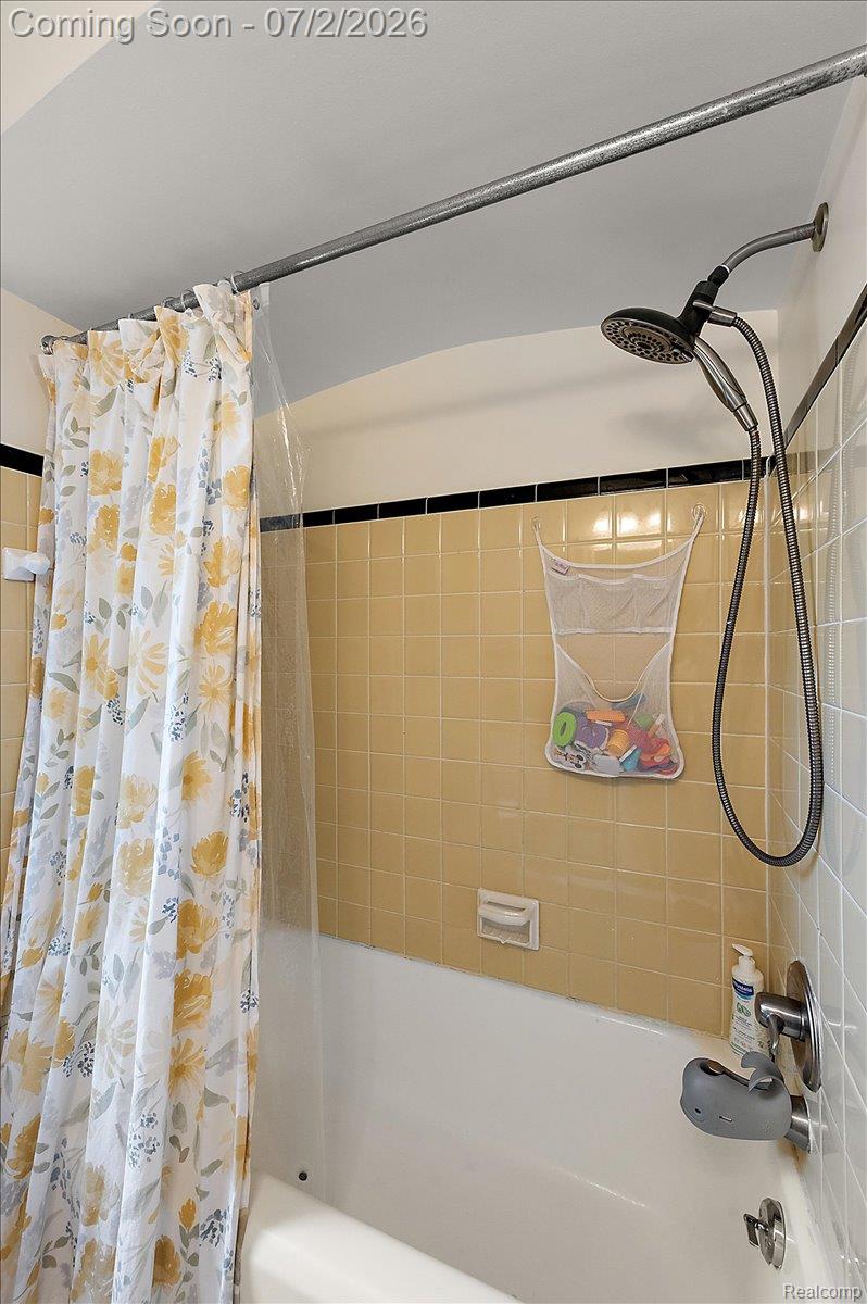 1706 Princeton Road Berkley, MI 48072 - Photo 19 of 49 Bathroom