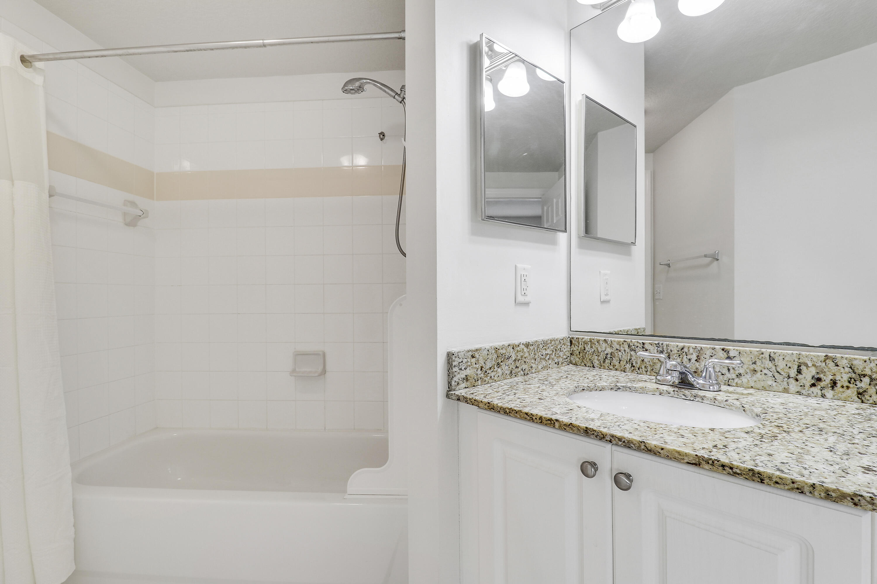 11033 Legacy Boulevard, Unit 203 Palm Beach Gardens, FL 33410 - Photo 20 of 31 Bathroom