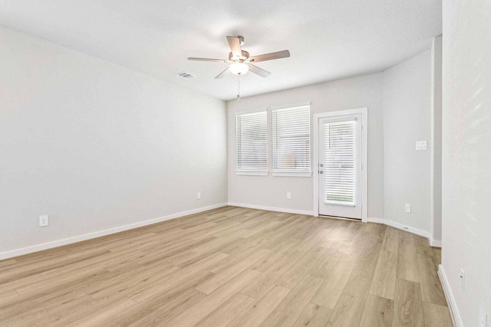 1928 Velvet Oak Lane Conroe, TX 77304 - Photo 6 of 13