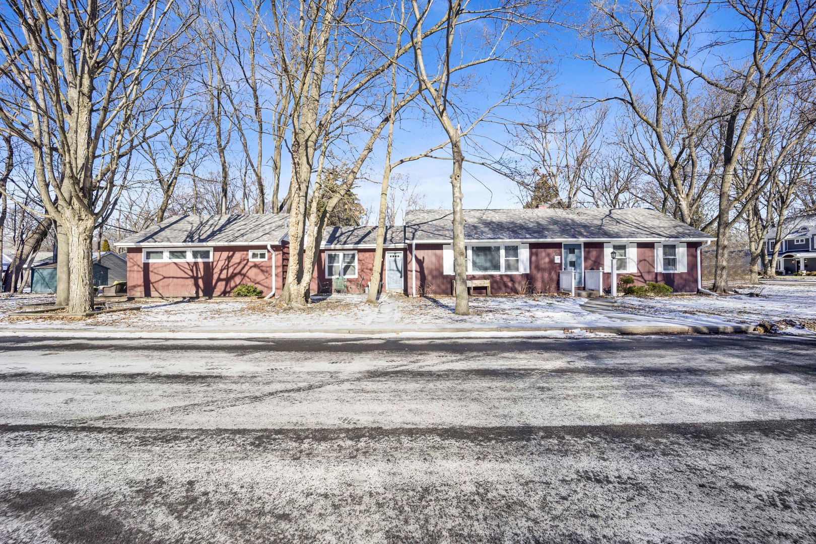 2011 Cleveland Street Evanston, IL 60202 - Photo 1 of 33