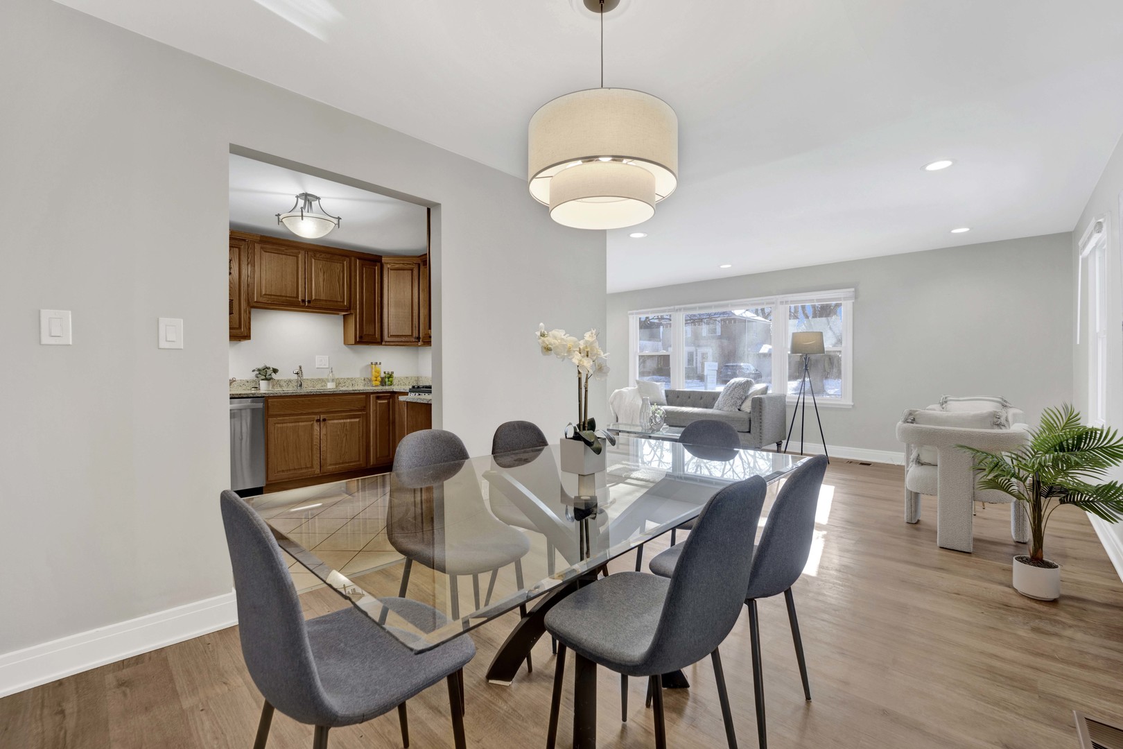 2011 Cleveland Street Evanston, IL 60202 - Photo 13 of 33