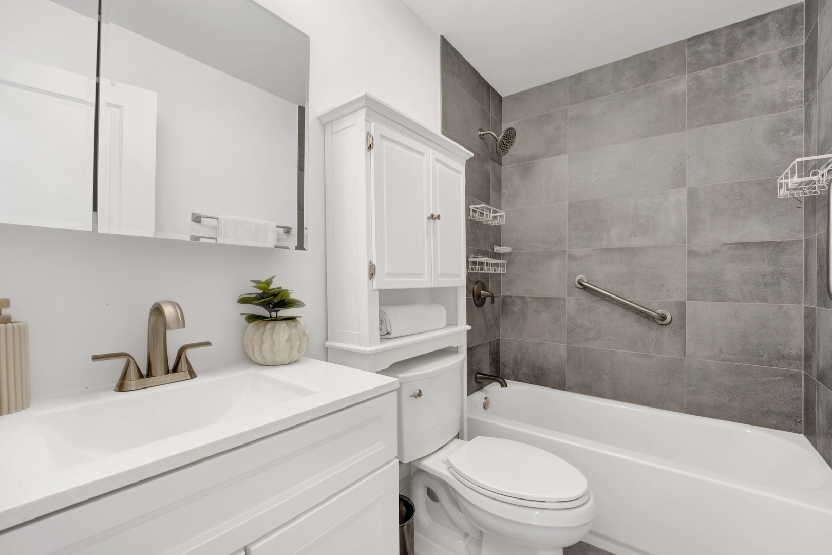 2011 Cleveland Street Evanston, IL 60202 - Photo 20 of 33