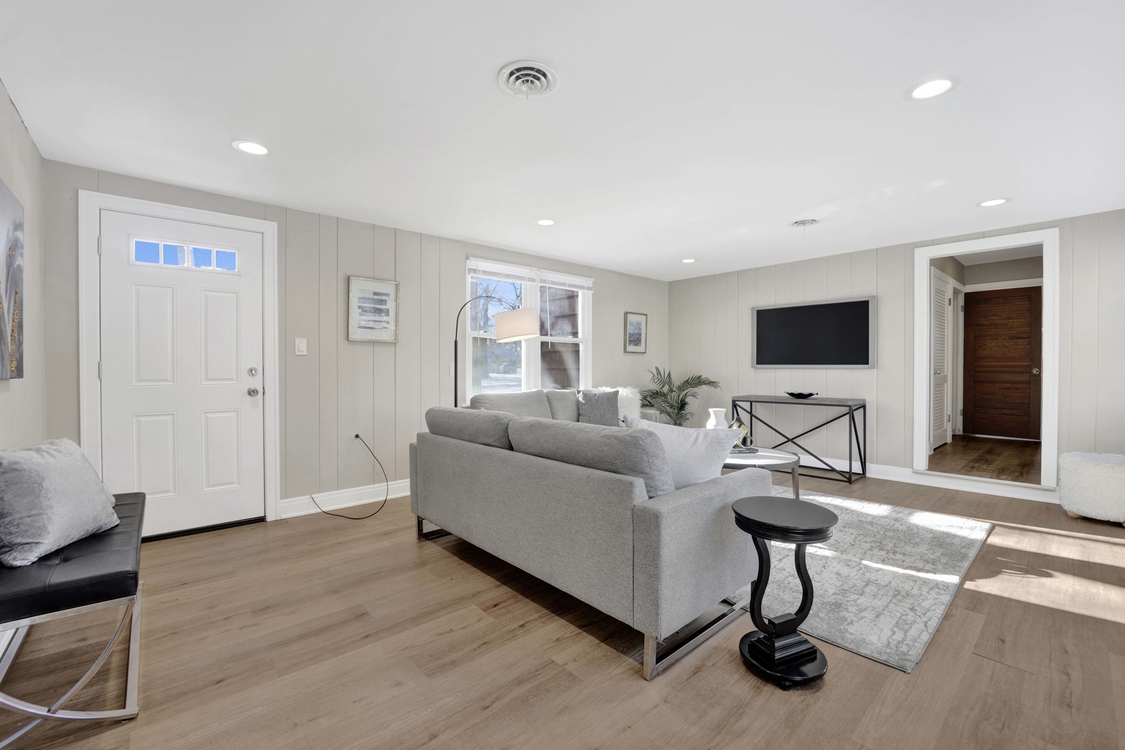 2011 Cleveland Street Evanston, IL 60202 - Photo 5 of 33