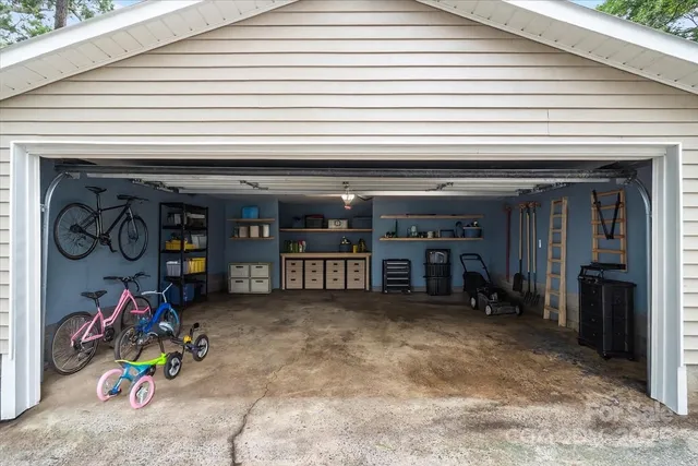 a view of a garage