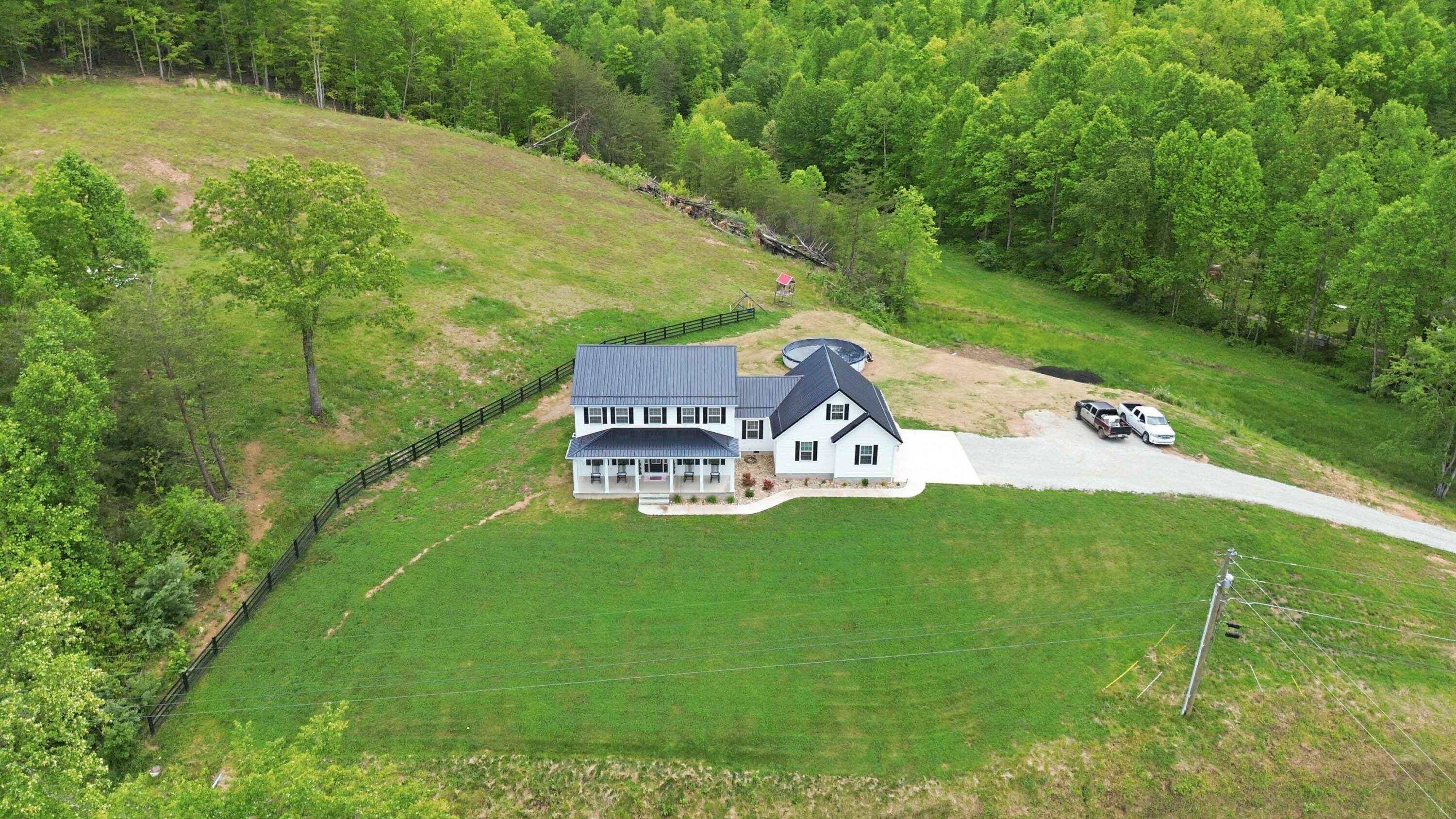 2604 Upper Rader Road Manchester, KY 40962 - Photo 2 of 82 055