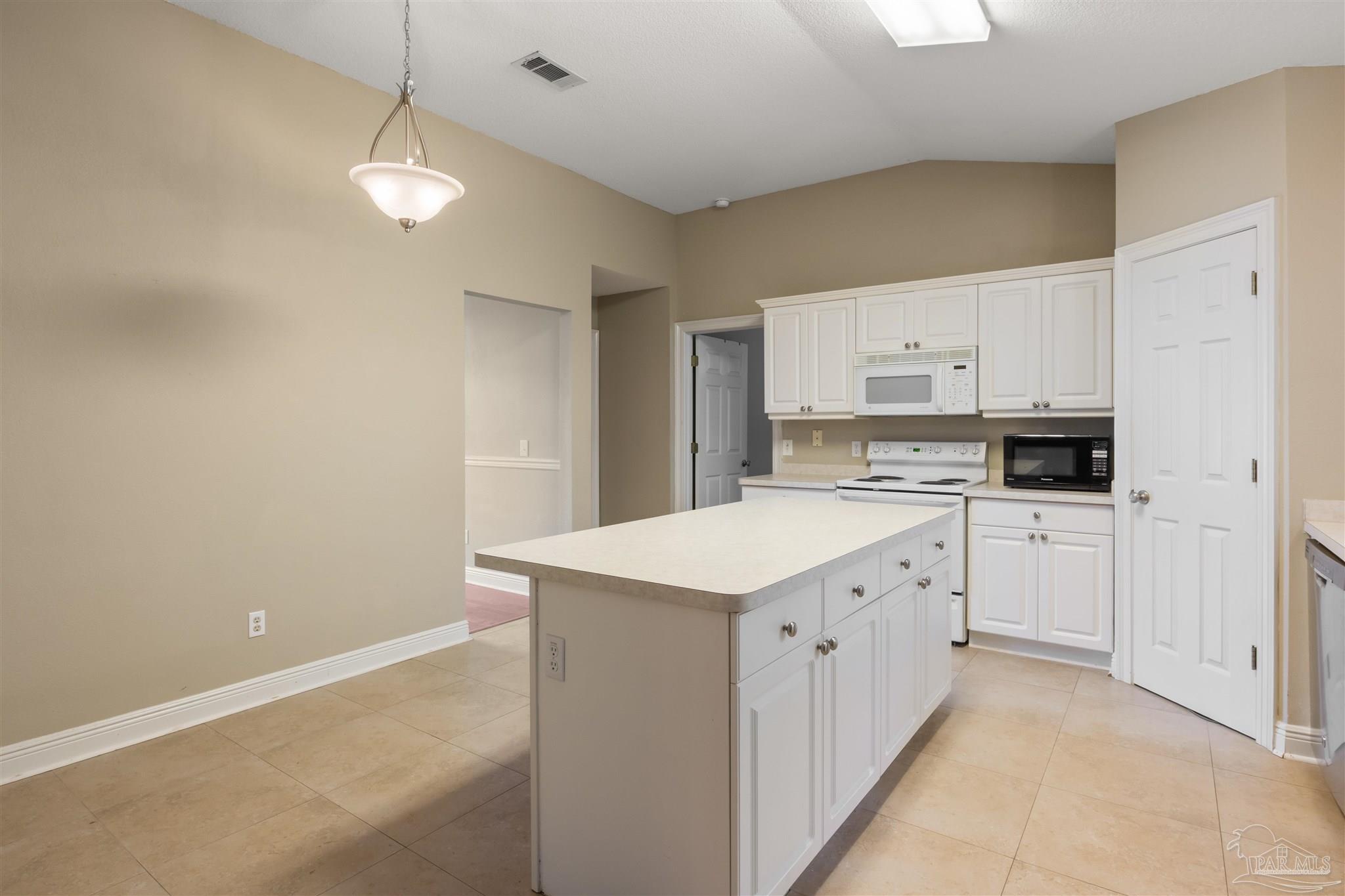 3045 Red Fern Road Cantonment, FL 32533 - Photo 12 of 36 Gallery Image 12