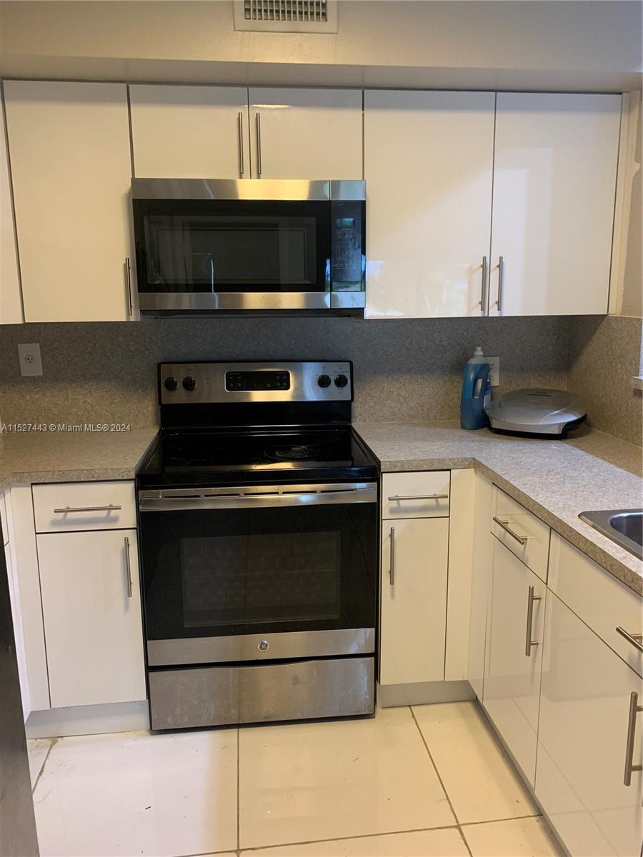 2011 Renaissance Boulevard, Unit 306 Miramar, FL 33025 - Photo 2 of 16 Gallery Image 2