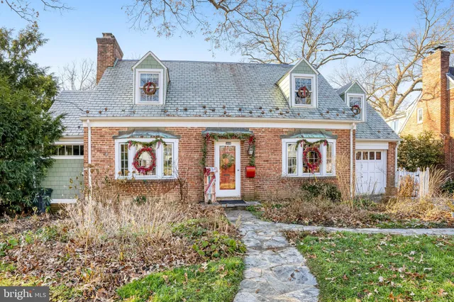 $4,595 | 3062 North Quincy Street, Arlington, VA 22207