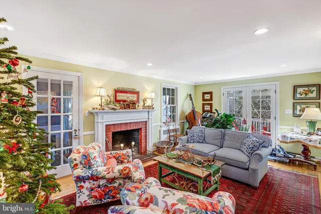 $4,595 | 3062 North Quincy Street, Arlington, VA 22207