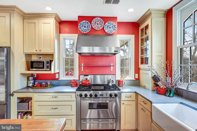 $4,595 | 3062 North Quincy Street, Arlington, VA 22207