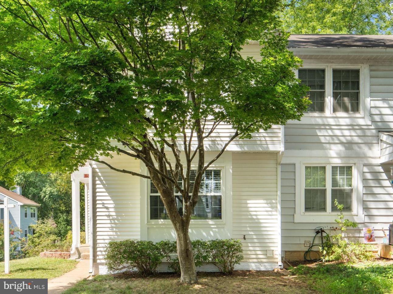 5128 Spring Branch Boulevard Dumfries, VA 22025 - Photo 2 of 60 End unit in Monclair community.