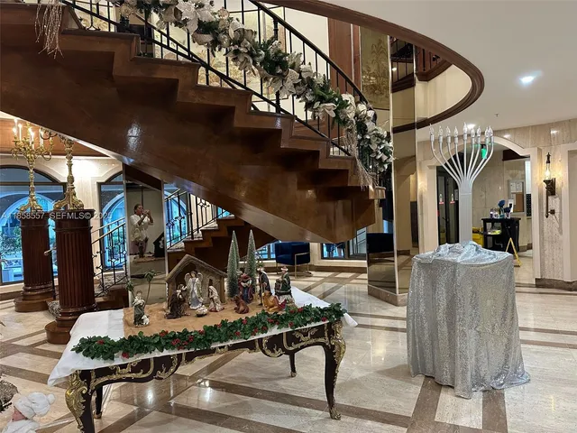 $2,900 | 6039 Collins Avenue, Unit 505, Miami Beach, FL 33140