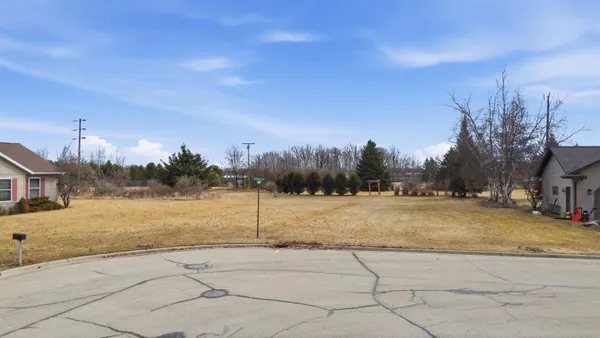 $49,900 | Mckinley Avenue, Unit 9, Clintonville, WI 54929