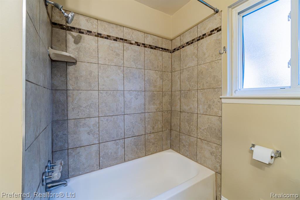 4045 Burns Street Inkster, MI 48141 - Photo 13 of 28