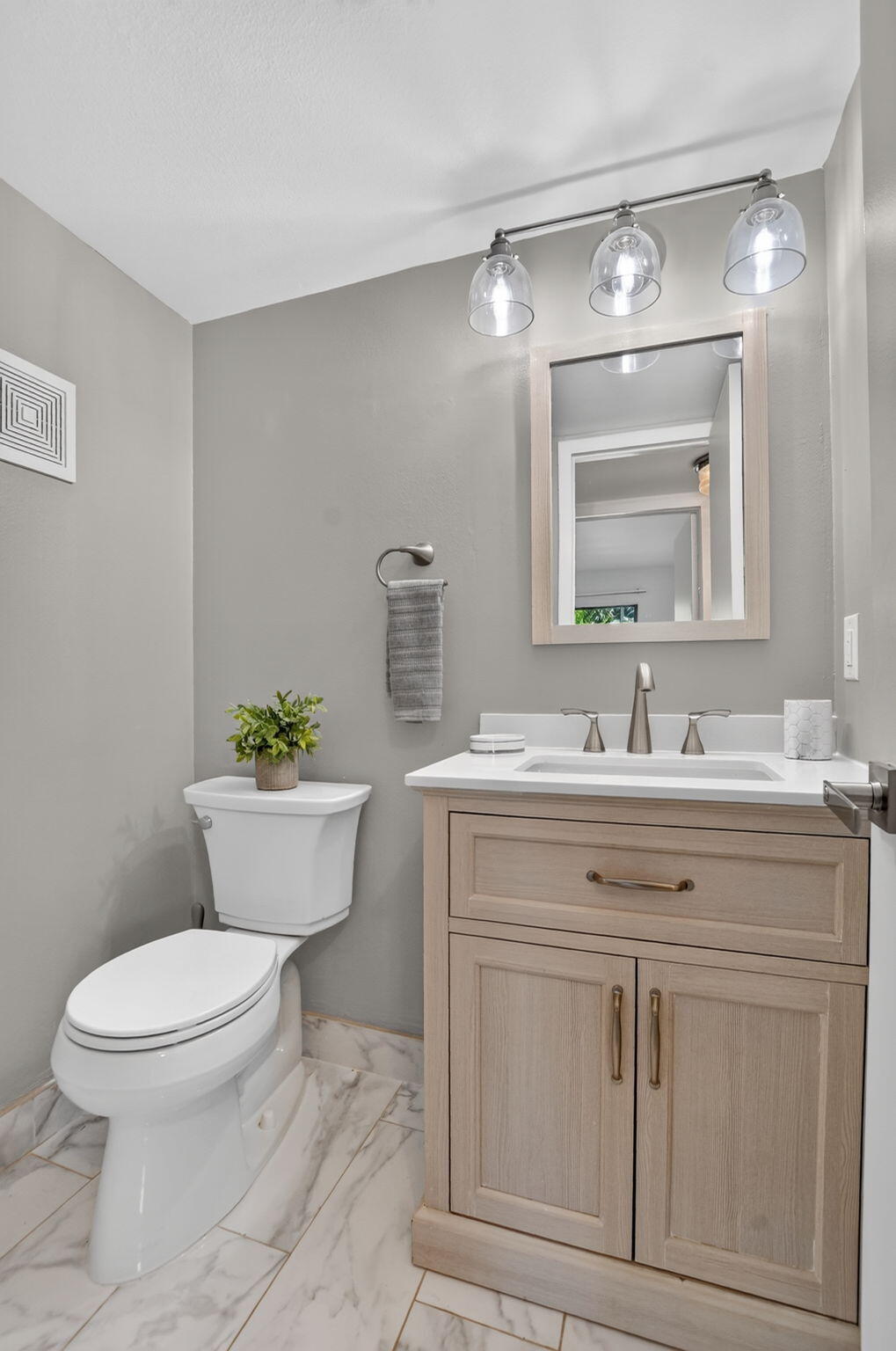 150 Mansfield D Boca Raton, FL 33434 - Photo 21 of 44 1/2 Bathroom