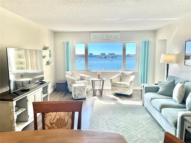 $1,750 | 4550 Cove Circle, Unit 804, St. Petersburg, FL 33708