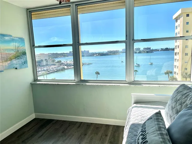 $1,750 | 4550 Cove Circle, Unit 804, St. Petersburg, FL 33708