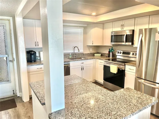 $1,750 | 4550 Cove Circle, Unit 804, St. Petersburg, FL 33708