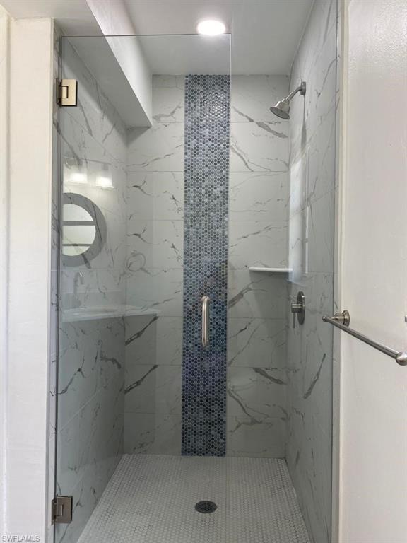 134 Blue Ridge Drive Naples, FL 34112 - Photo 9 of 26 Master Bathroom