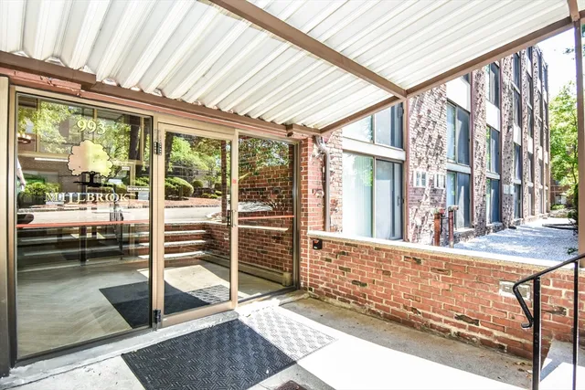 $2,150 | 993 Massachusetts Avenue, Unit 212, Arlington, MA 02476