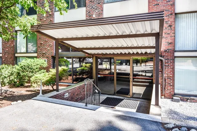 $2,150 | 993 Massachusetts Avenue, Unit 212, Arlington, MA 02476