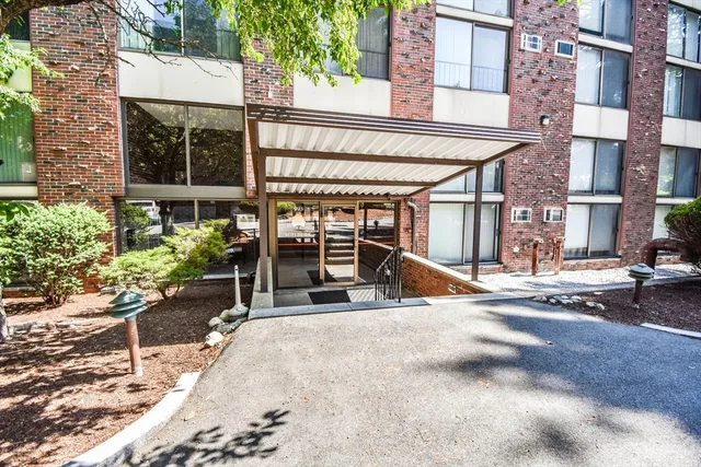 $2,150 | 993 Massachusetts Avenue, Unit 212, Arlington, MA 02476