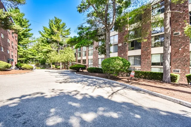 $2,150 | 993 Massachusetts Avenue, Unit 212, Arlington, MA 02476