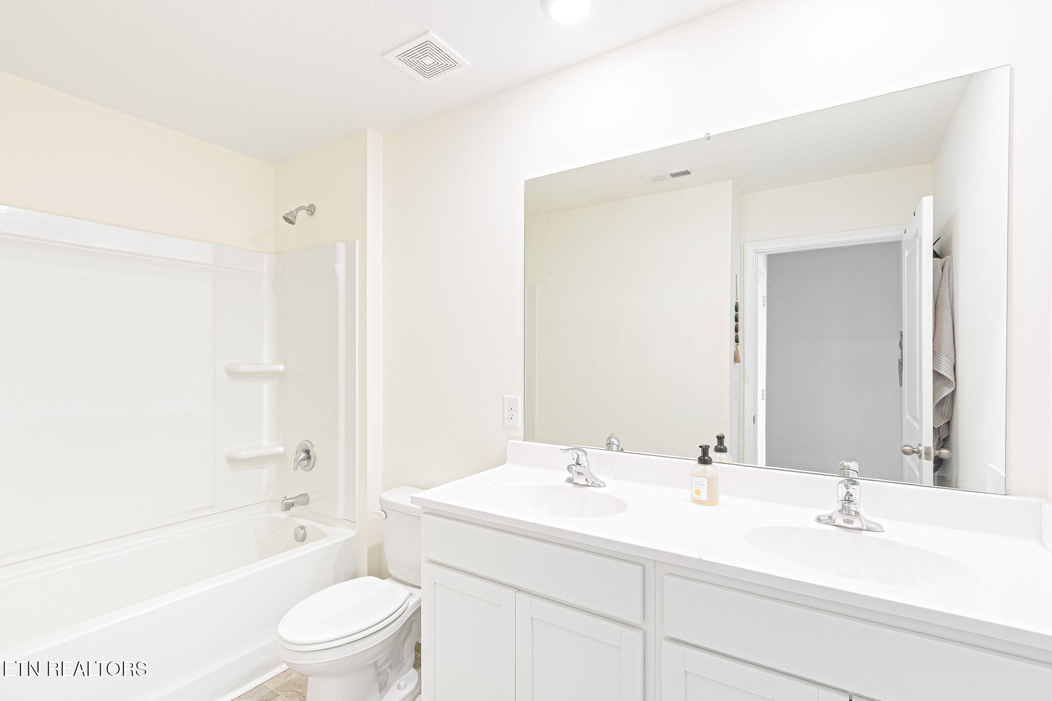 2556 Lucille Lane Talbott, TN 37877 - Photo 16 of 24 15-web-or-mls-021--FULL