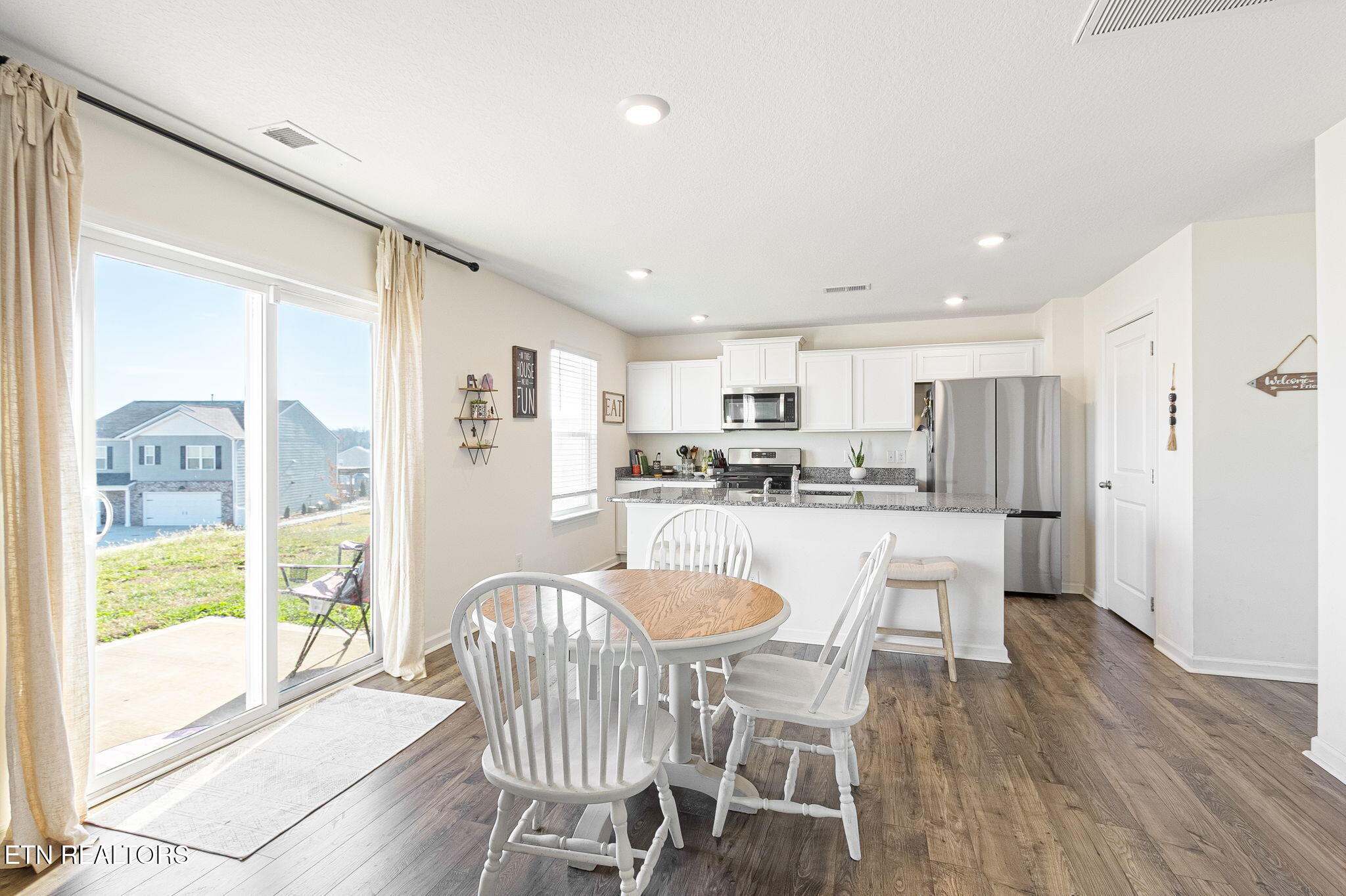 2556 Lucille Lane Talbott, TN 37877 - Photo 6 of 24 17-web-or-mls-010--FULL