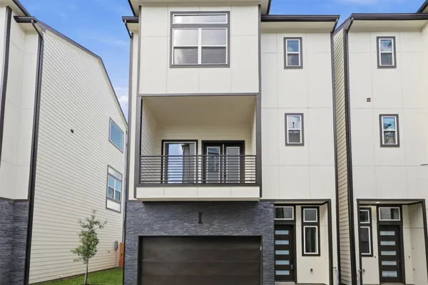 $3,500 | 1913 Hoskins Drive, Unit I, Houston, TX 77080