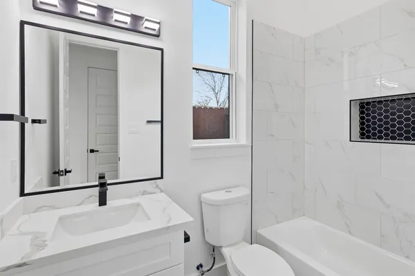 $3,500 | 1913 Hoskins Drive, Unit I, Houston, TX 77080