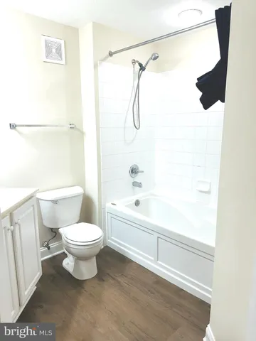 $2,350 | 12828 Clarksburg Square Road, Unit 303, Clarksburg, MD 20871