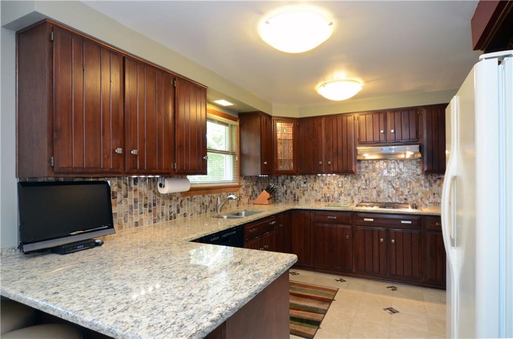 201 Lytton Road Coraopolis, PA 15108 - Photo 10 of 25 BREAKFAST BAR IS GREAT PLACE TO GRAB A BITE AND CATCH THE NEWS!