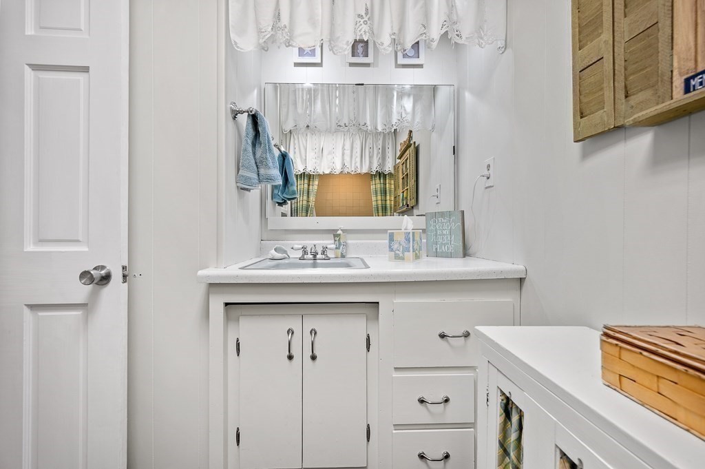 37 Proctor Street Worcester, MA 01606 - Photo 21 of 42 Gallery Image 21