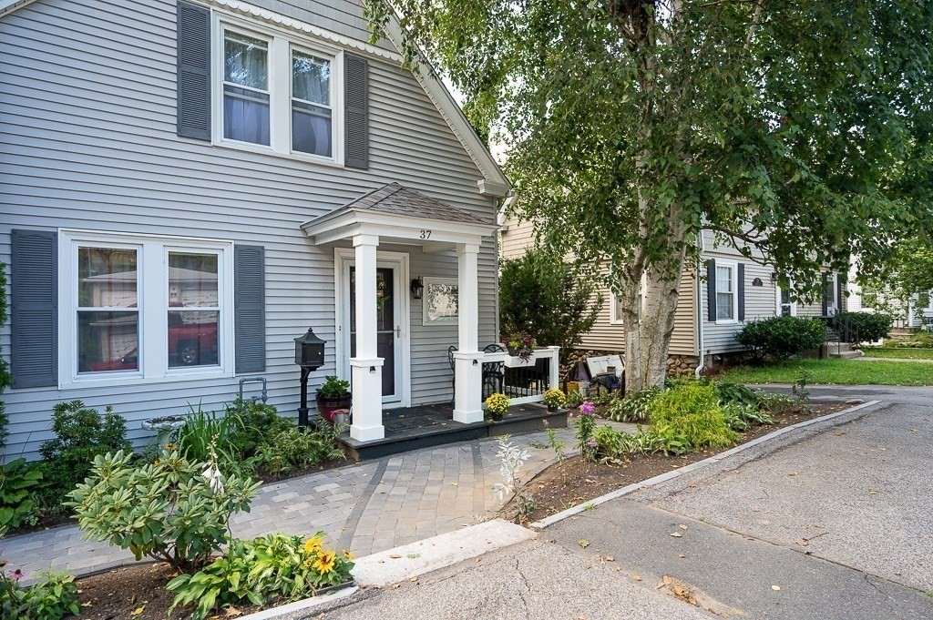 37 Proctor Street Worcester, MA 01606 - Photo 6 of 42 Gallery Image 6