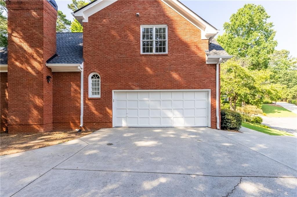 2560 Hamptons Run Alpharetta, GA 30005 - Photo 2 of 52