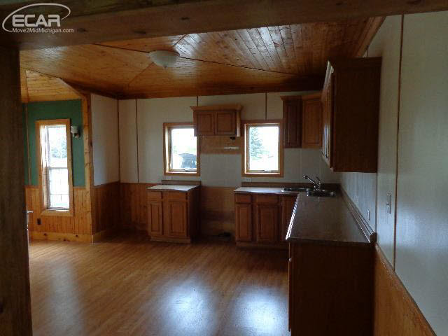 8987 Henderson Road New Lothrop, MI 48460 - Photo 4 of 20 21233079-3.JPG