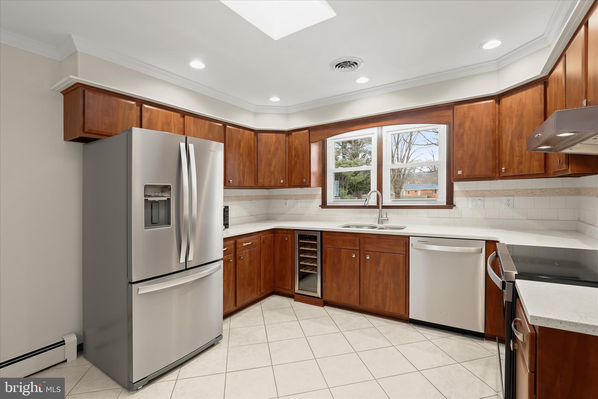 8004 Clearfield Road Frederick, MD 21702 - Photo 15 of 52 Skylight - Stainless Steel Appliances