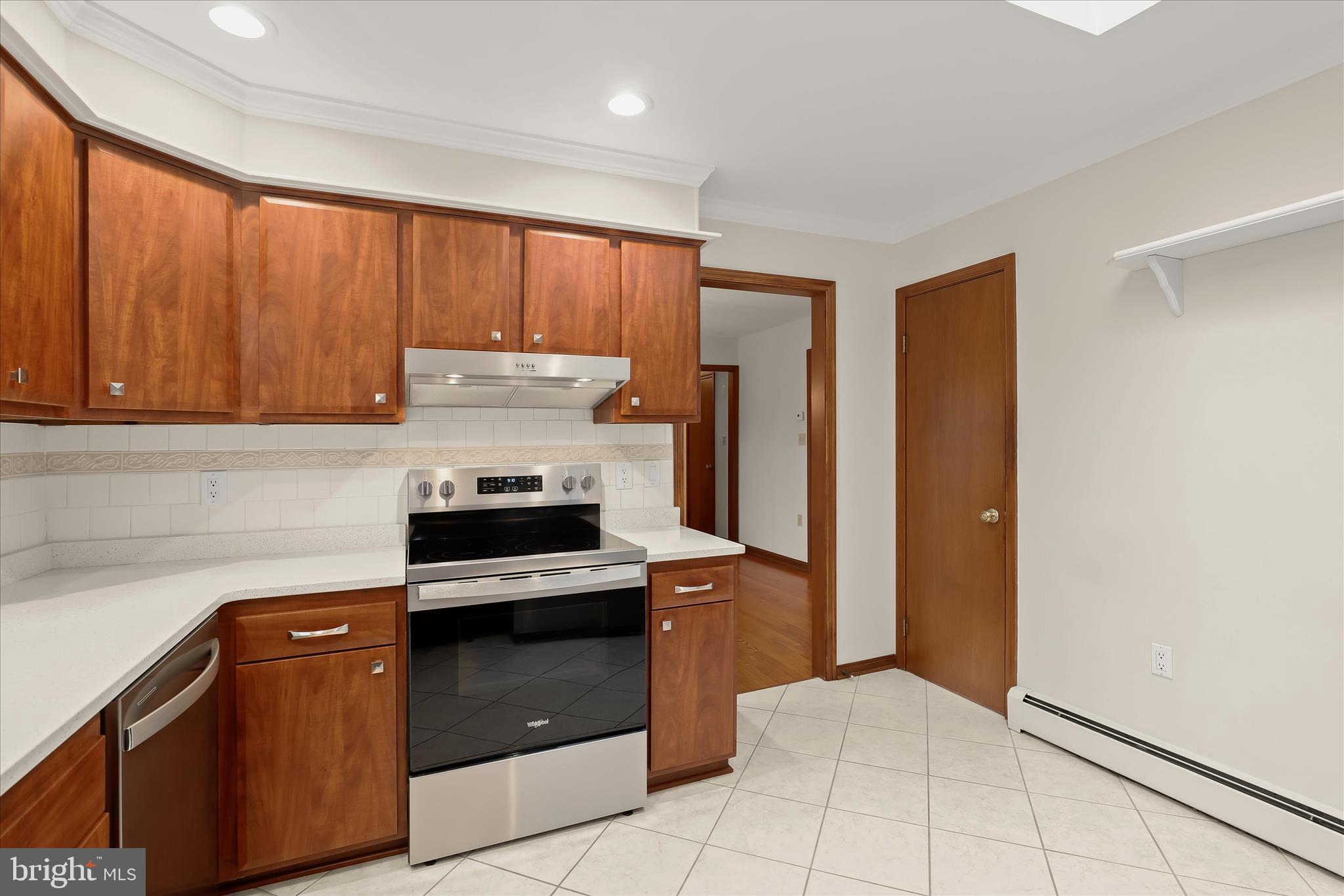 8004 Clearfield Road Frederick, MD 21702 - Photo 17 of 52 Quartz Countertops - Decorative Backsplash
