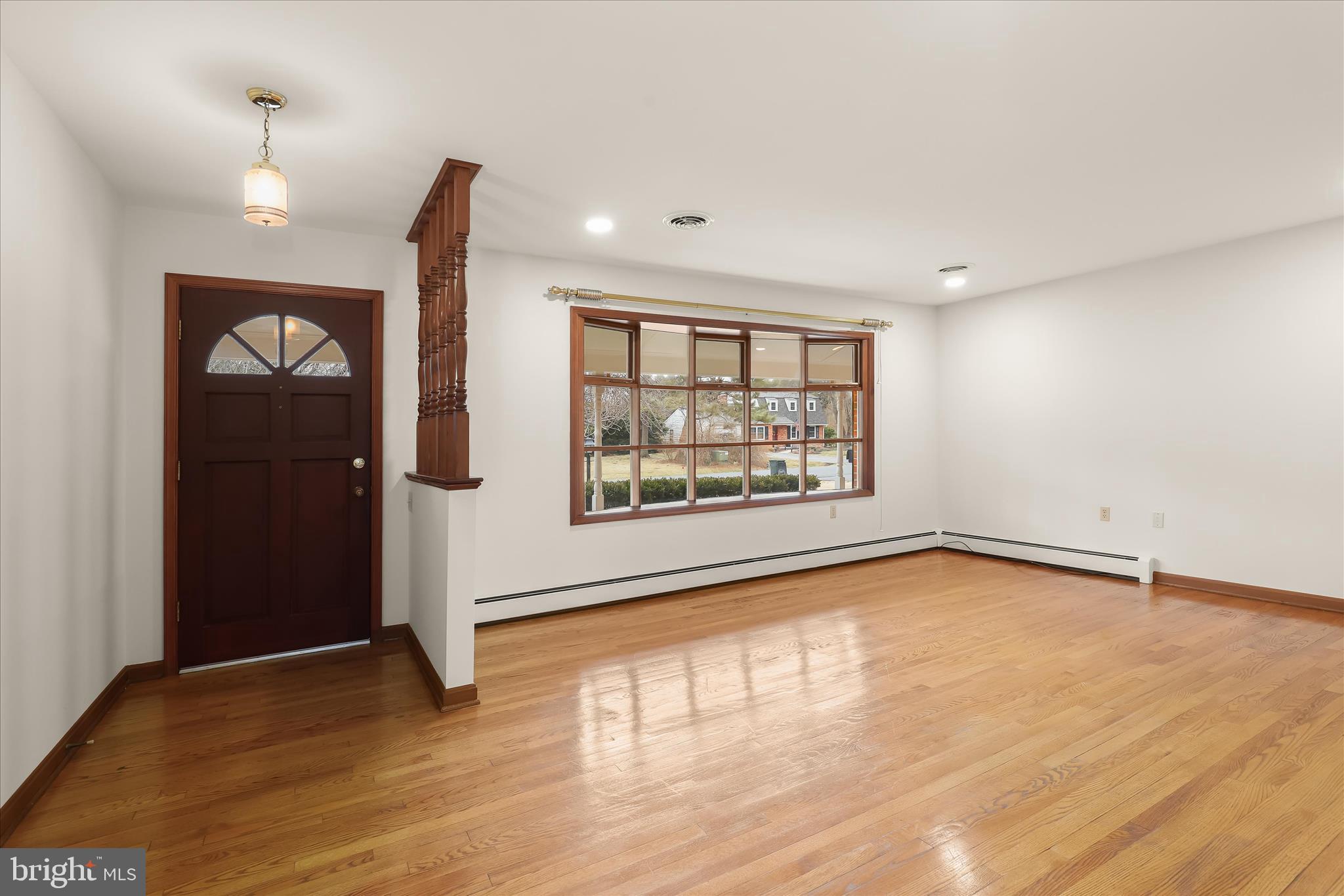 8004 Clearfield Road Frederick, MD 21702 - Photo 8 of 52 Entry - Living Room - Hardwood Floors