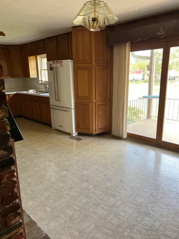 wooden floor in a gallery with wooden floor