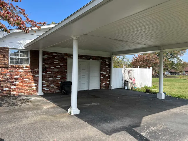 a view of a house with a garage
