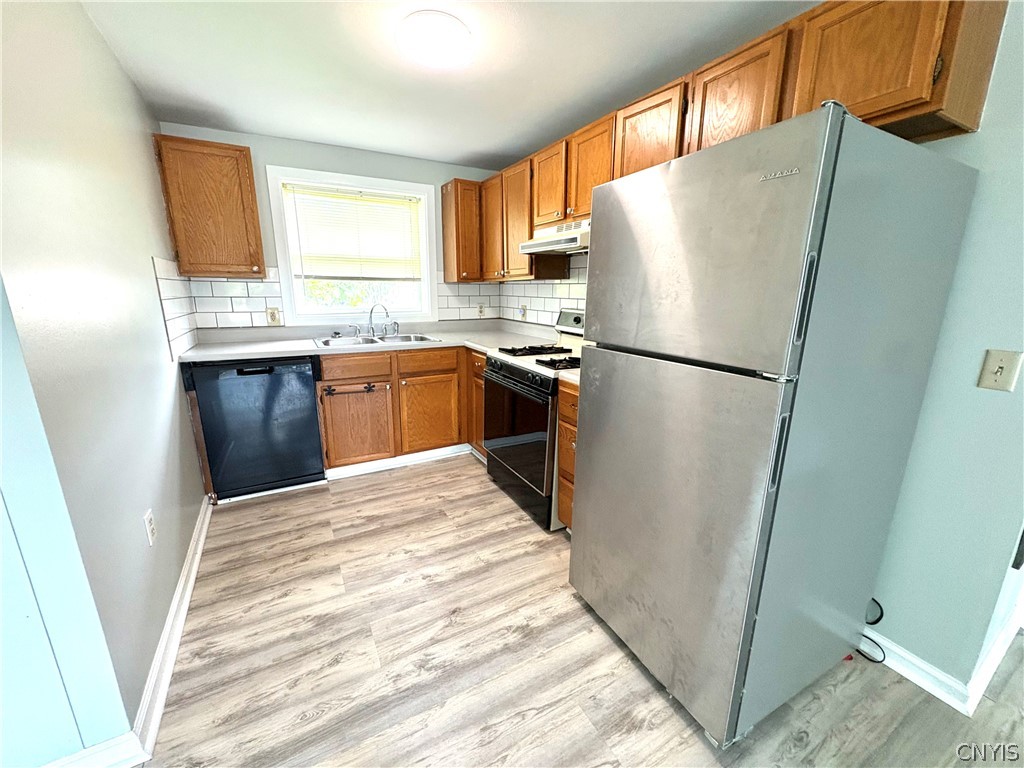 17 Cottage Street Auburn, NY 13021 - Photo 2 of 11