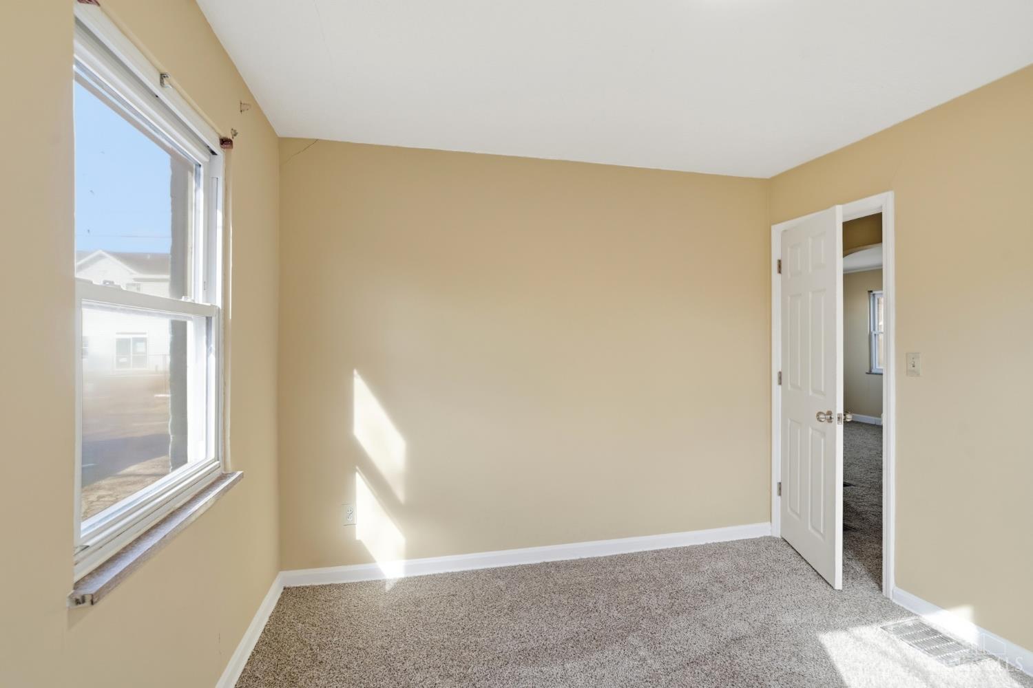 1251 8 Mile Road Cincinnati, OH 45255 - Photo 14 of 39