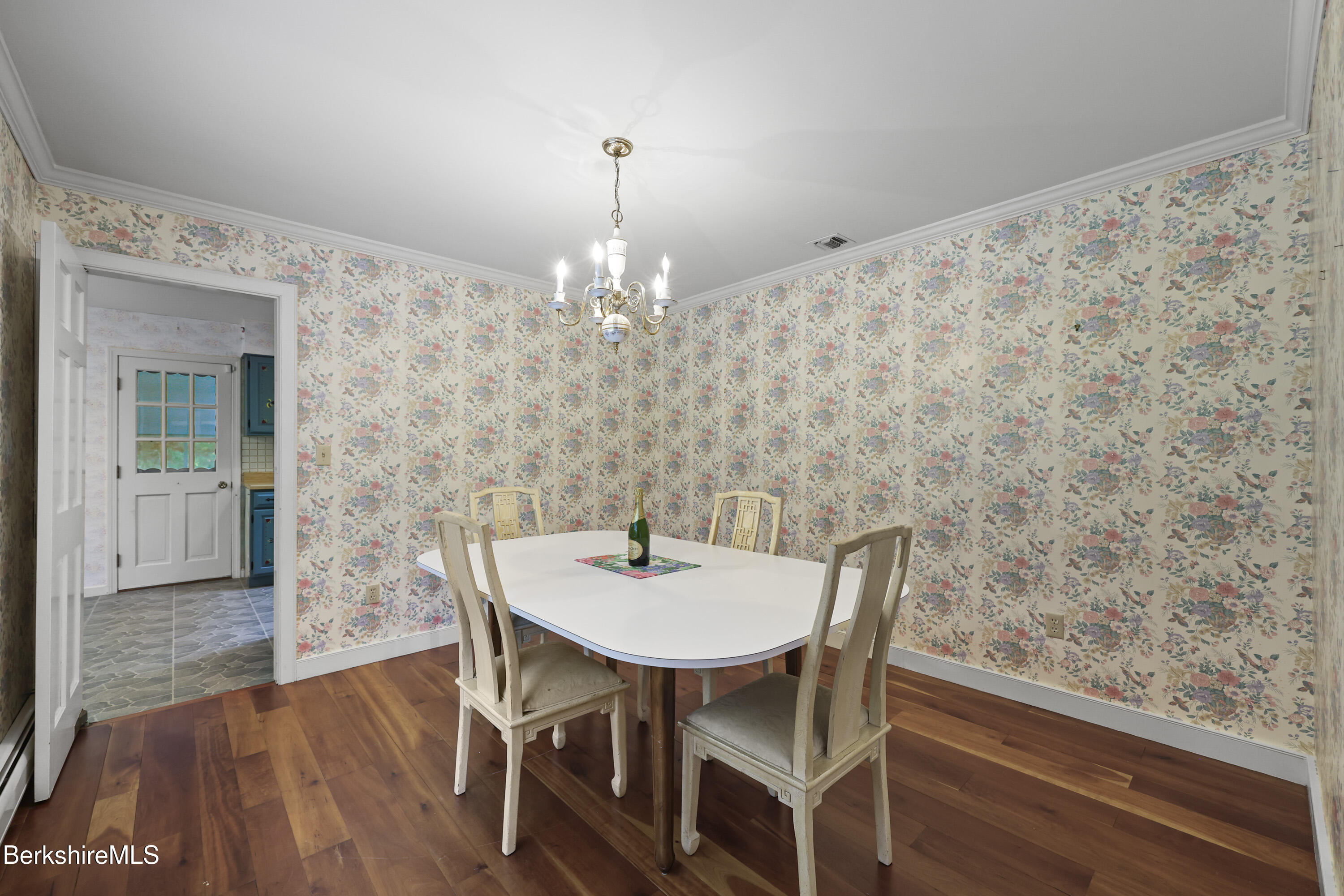 36 Glendale Road Stockbridge, MA 01262 - Photo 7 of 35 1 Dining Room