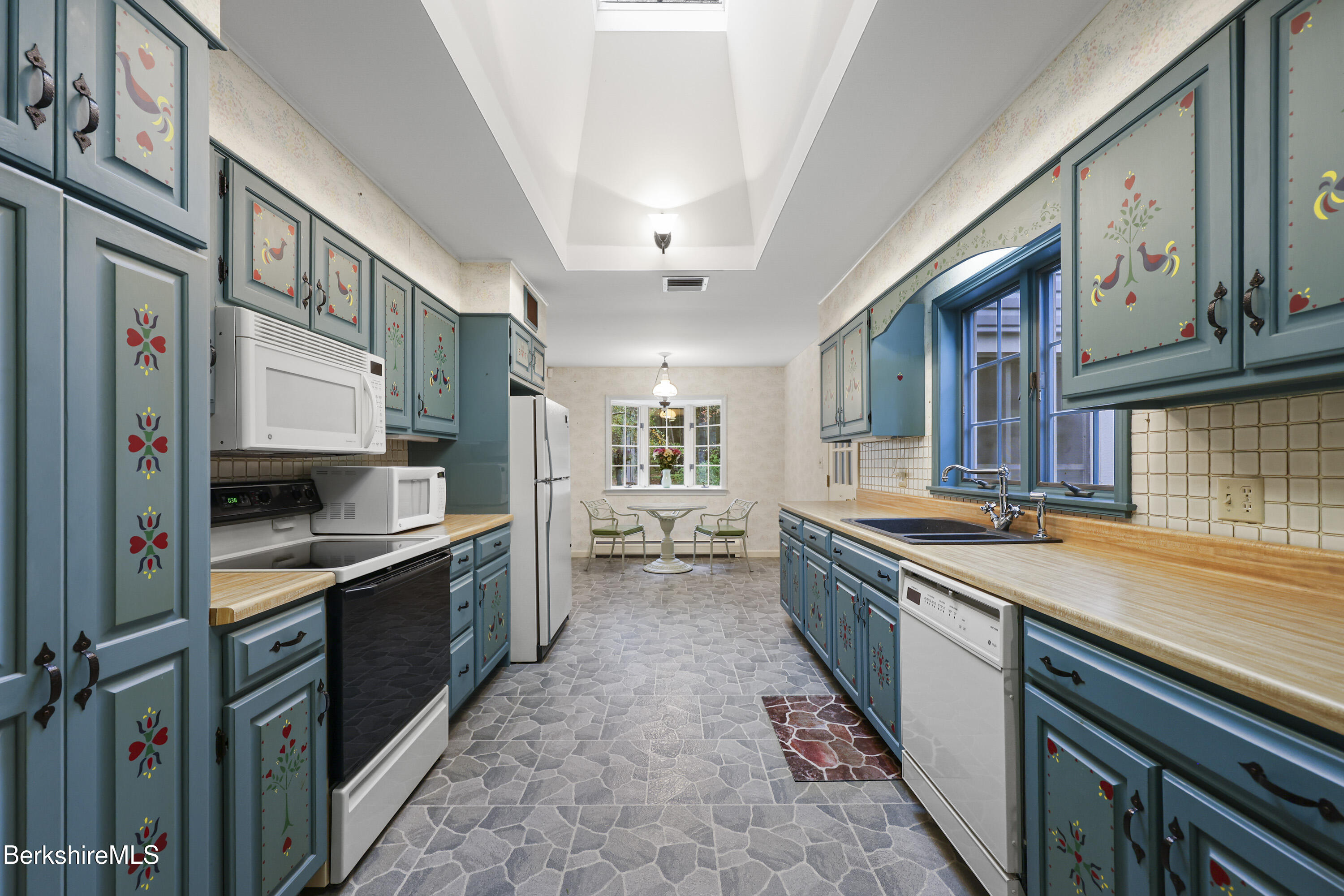 36 Glendale Road Stockbridge, MA 01262 - Photo 10 of 35 Kitchen 1