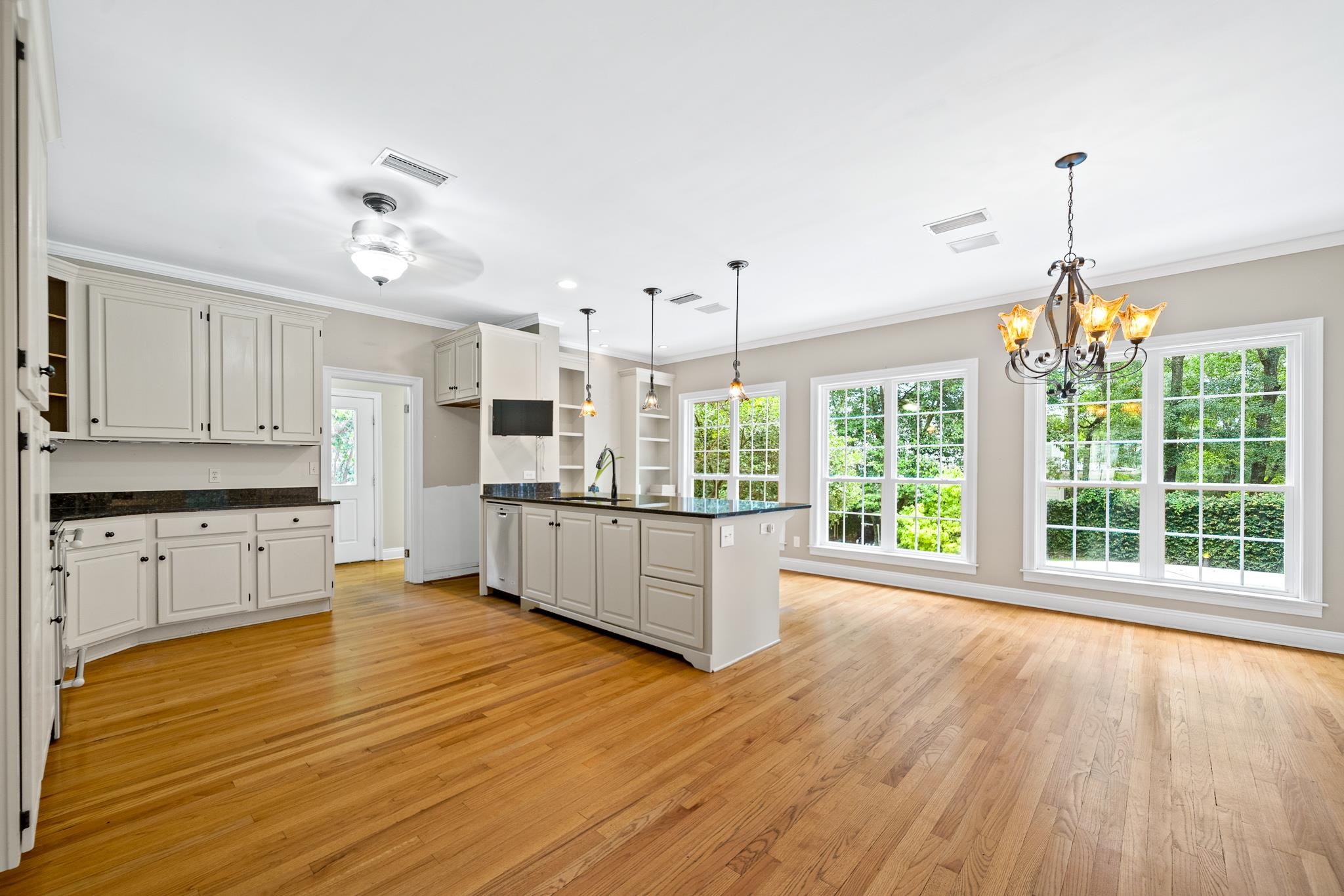309 Perdido Avenue Fairhope, AL 36532 - Photo 16 of 40 Kitchen