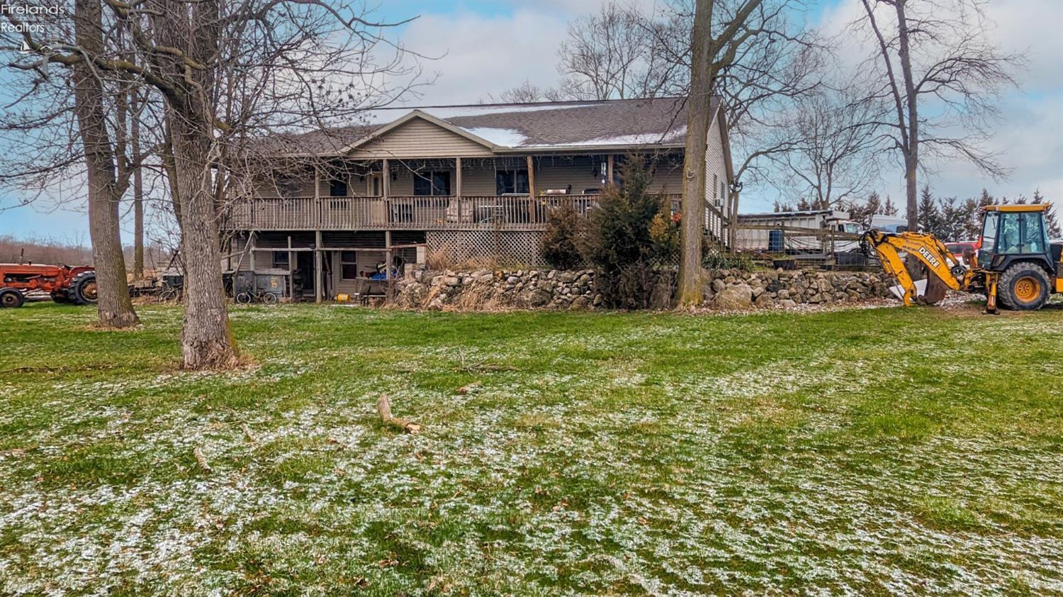 3925 East Kirk Road Port Clinton, OH 43452 - Photo 2 of 35 Gallery Image 2